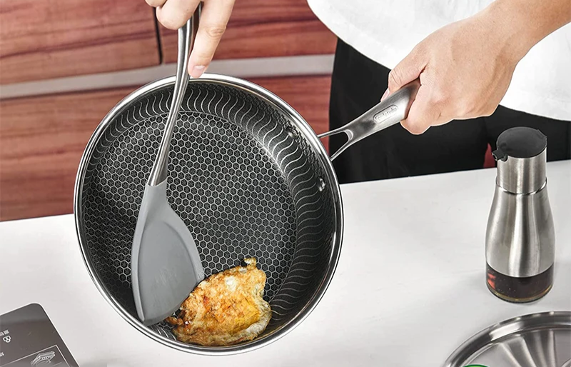 poele inox induction colle pas